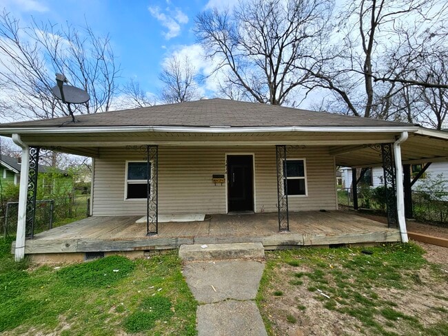 property at 1414 W Monroe Ave