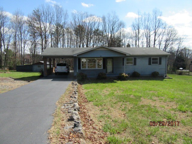 411 Hall Harbour Rd in Bassett, VA - Building Photo