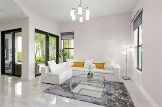 8315 NW 38th St in Pembroke Pines, FL - Building Photo - Building Photo