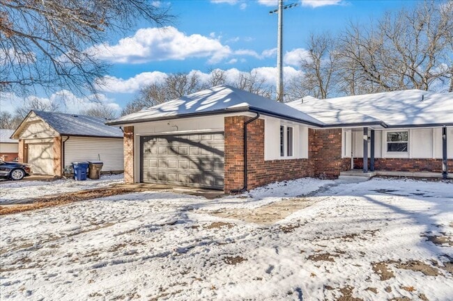 property at 307 N Willow Dr