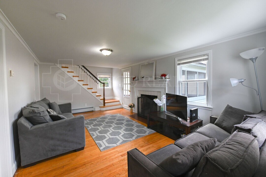 24 Roger St in Hartford, CT - Building Photo