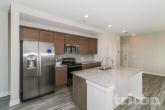 1741 Mexican Heather Dr in Leander, TX - Foto de edificio - Building Photo