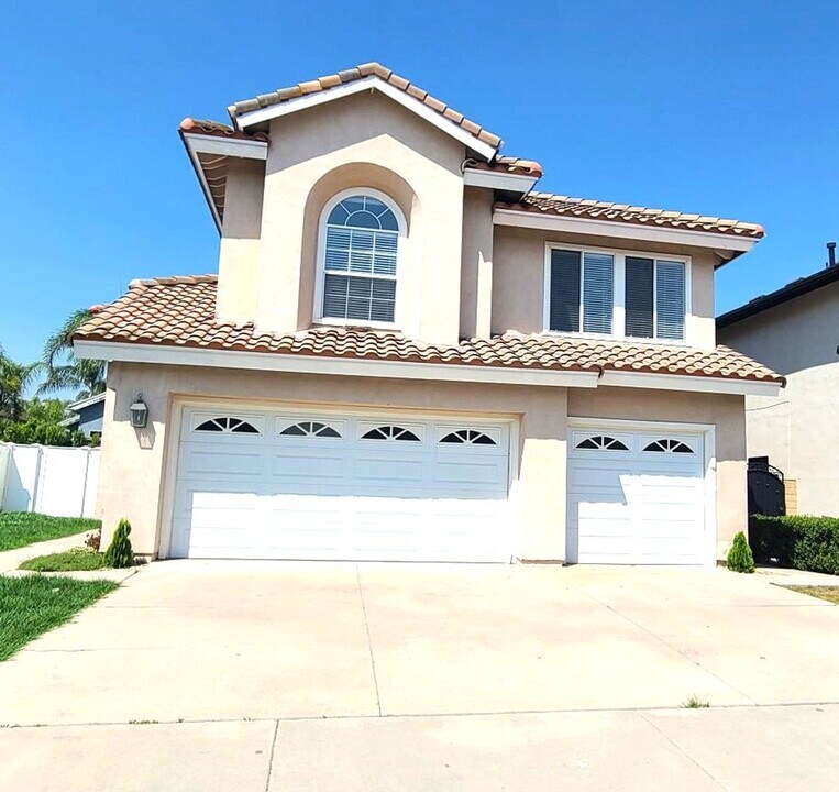 5635 Delacroix Way in Yorba Linda, CA - Building Photo