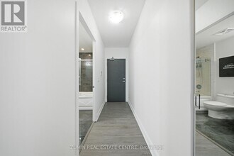 33 Shore Breeze Dr in Toronto, ON - Building Photo - Building Photo