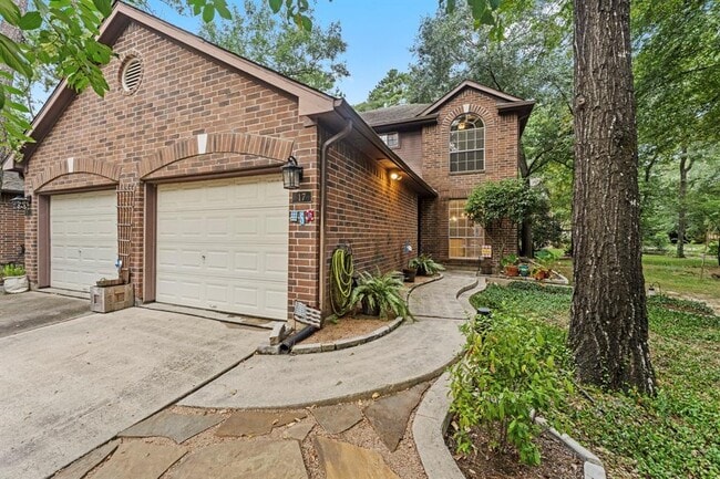 property at 17 E Willowood Ct