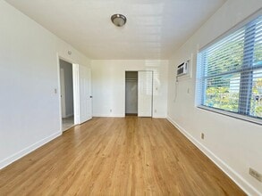1172 W 34th St in Riviera Beach, FL - Building Photo - Building Photo