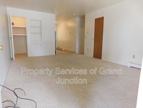 2860 Elm Cir in Grand Junction, CO - Foto de edificio - Building Photo