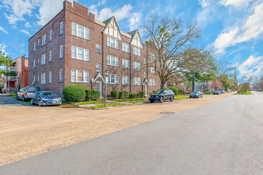 Westhampton in Portsmouth, VA - Building Photo