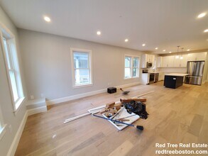 55 Fairbanks St, Unit 1 in Boston, MA - Building Photo - Building Photo