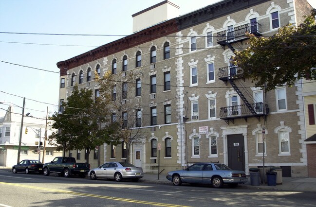 514-516 John F Kennedy Blvd in Bayonne, NJ - Building Photo - Building Photo