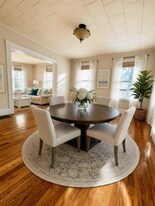 610 Humphrey St, Unit 1. in Swampscott, MA - Building Photo