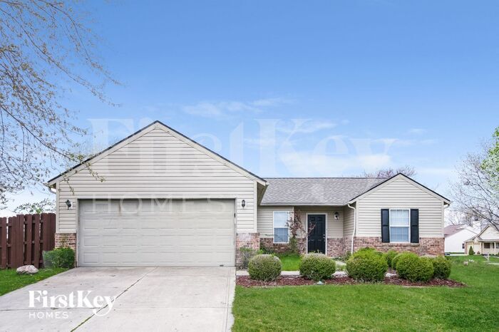 10290 Stillwell Dr in Avon, IN - Foto de edificio