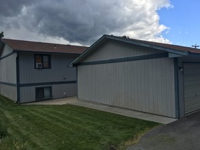 1900-1910 Pocatello Creek Rd Fourplexes in Pocatello, ID - Building Photo - Building Photo