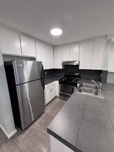7531 Hampton Ave, Unit 205 in West Hollywood, CA - Building Photo - Building Photo