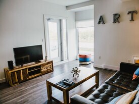 815 Sterling Lyon Pkwy, Unit SI ID1222996P in Winnipeg, MB - Building Photo