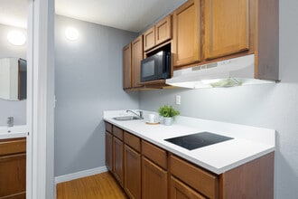 Staymore in Kissimmee, FL - Building Photo - Interior Photo