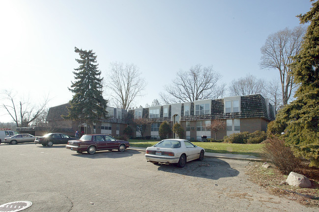 Leonard Hills Apartments in Grand Rapids, MI - Foto de edificio - Building Photo