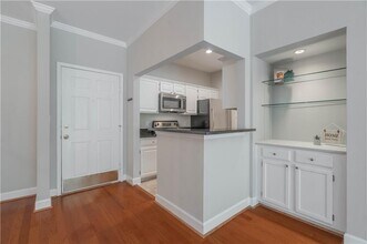 2865 Lenox Rd NE in Atlanta, GA - Building Photo - Building Photo