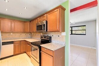 600 S Oxalis Ave in Orlando, FL - Foto de edificio - Building Photo