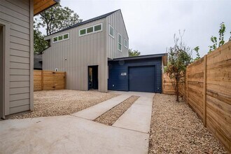 4513 S 3rd St in Austin, TX - Building Photo - Building Photo