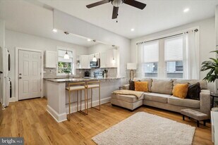 5335 Angora Terrace in Philadelphia, PA - Building Photo