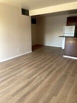 Royal ElCon Apartments in Tucson, AZ - Building Photo