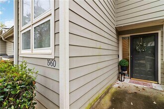 1960 Variations Dr NE in Atlanta, GA - Building Photo - Building Photo