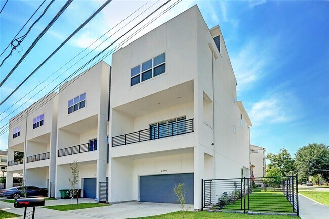 property at 2217 Sherwin St