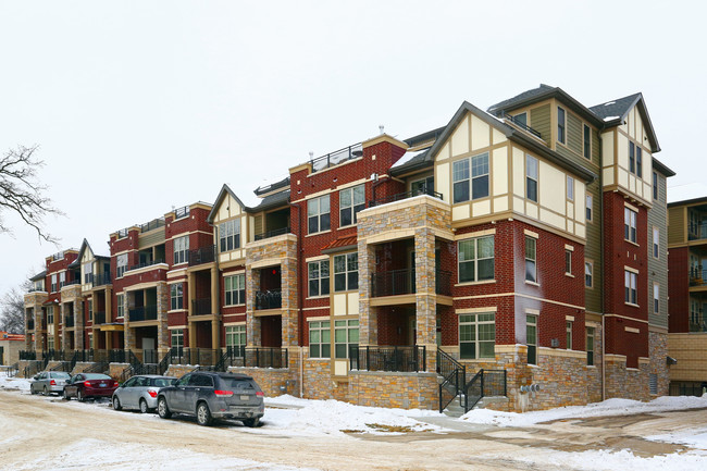 Wingra Shores in Madison, WI - Building Photo - Building Photo