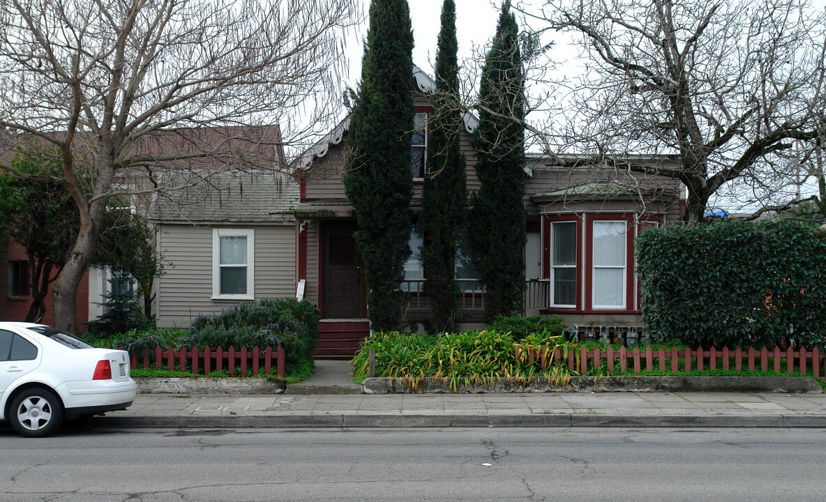 308 S Petaluma Blvd in Petaluma, CA - Building Photo