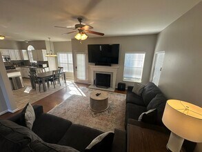 2402 Brookstone Pl in Mount Juliet, TN - Foto de edificio - Building Photo