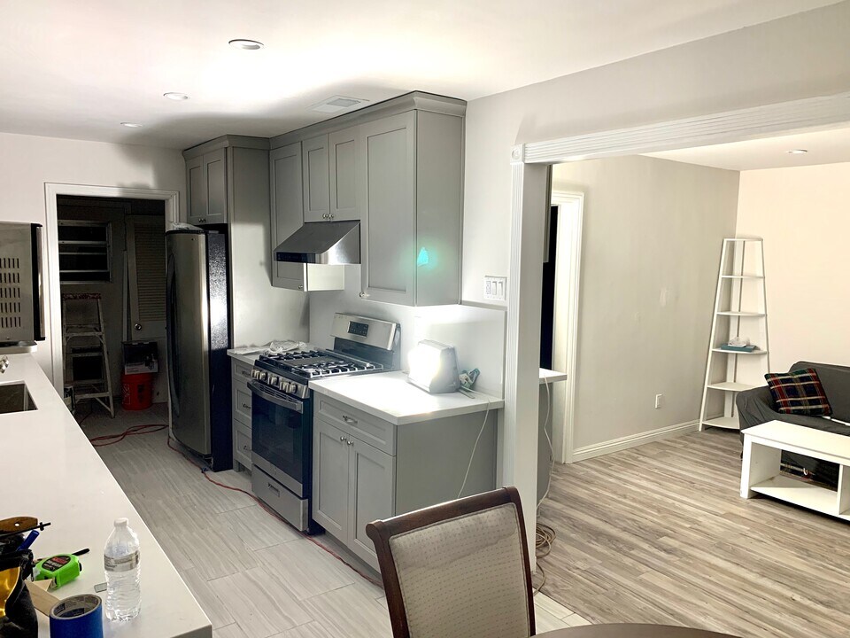 720 N Walnut Ave in San Dimas, CA - Building Photo