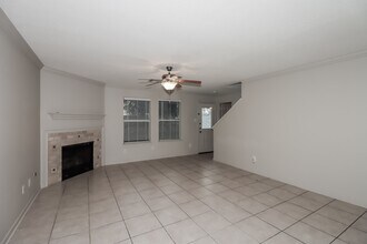 2823 Packard Elm St in Houston, TX - Building Photo - Building Photo