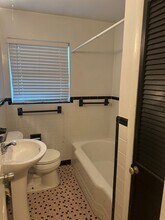 406 Holly Dr in Gainesville, GA - Building Photo - Building Photo