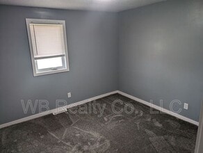 24593 McGruder Creek Rd in Leon, IA - Foto de edificio - Building Photo