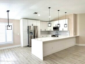 210 Wickham Lakes Dr in Melbourne, FL - Building Photo - Building Photo