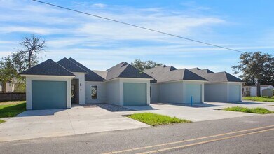 203 E 2nd St in Broussard, LA - Building Photo - Building Photo