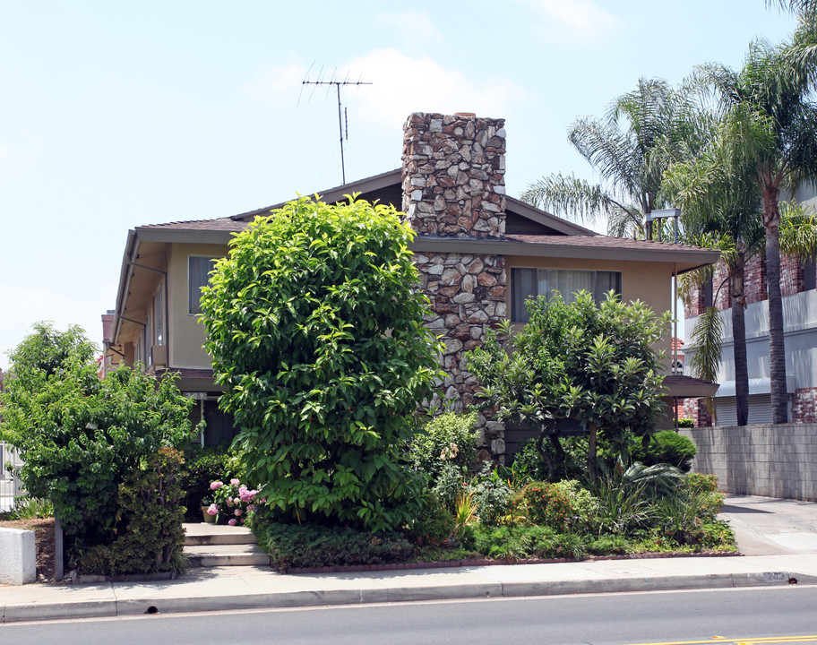 209 S Chapel Ave in Alhambra, CA - Building Photo