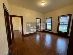 723 W 5th Ave in Mitchell, SD - Building Photo - Building Photo