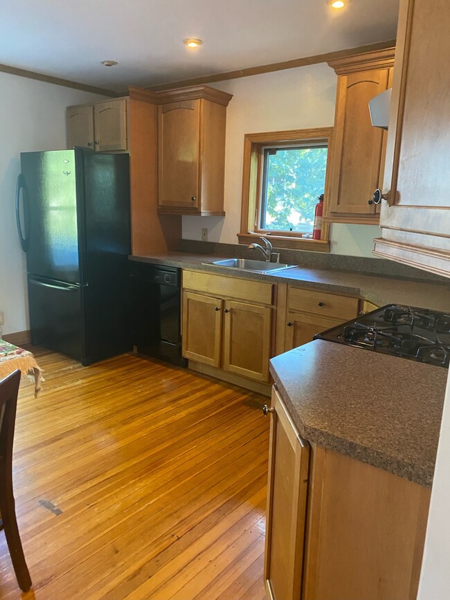 568 Palmer Rd in Yonkers, NY - Building Photo - Building Photo