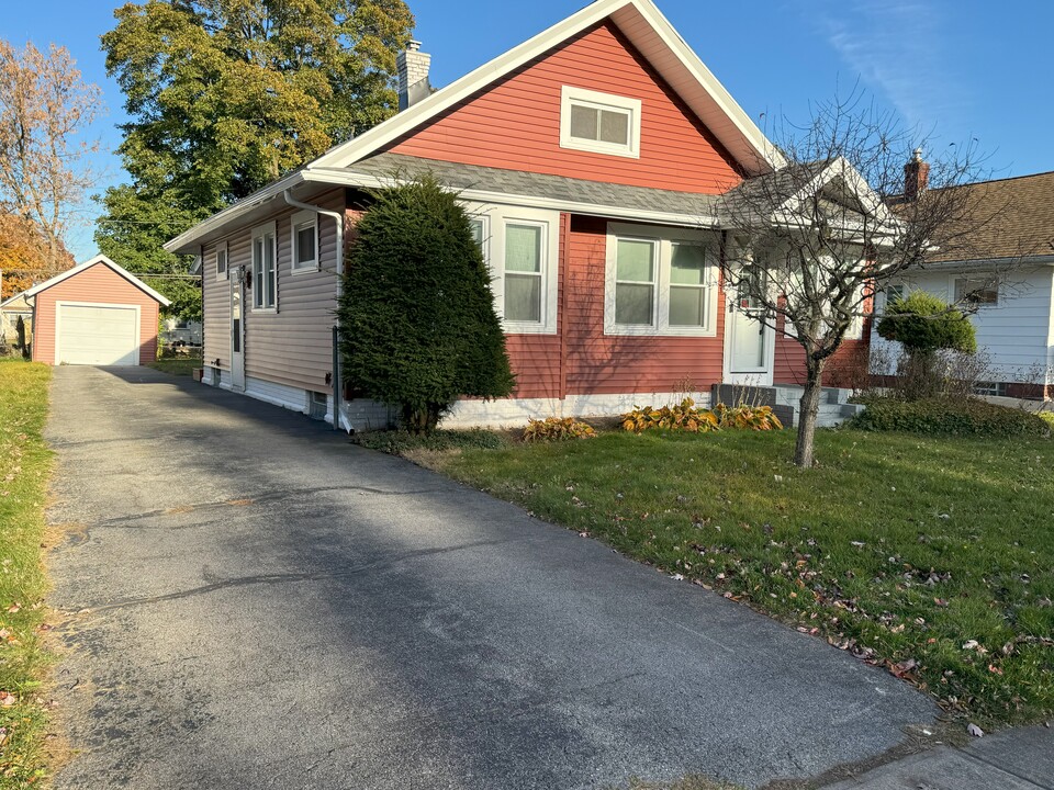 81 Conrad Dr in Rochester, NY - Foto de edificio