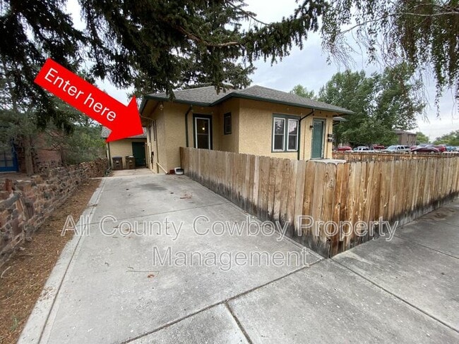 property at 170 N 8th St