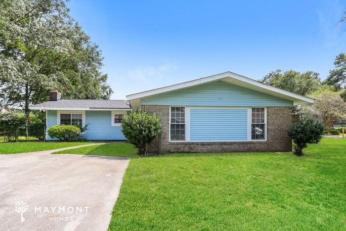 203 Miami St in Ladson, SC - Building Photo