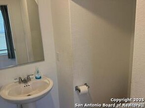 238 Gypsum Vly in Maxwell, TX - Foto de edificio - Building Photo