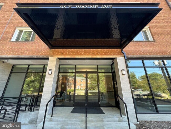 95 E Wayne Ave in Silver Spring, MD - Building Photo - Building Photo