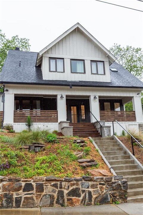 724 Charles Allen Dr NE in Atlanta, GA - Building Photo
