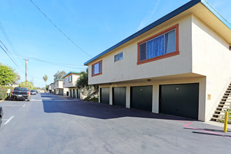 Oceanaire Apartment Homes in Huntington Beach, CA - Building Photo - Building Photo