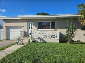 2623 Jackson St in Hollywood, FL - Building Photo