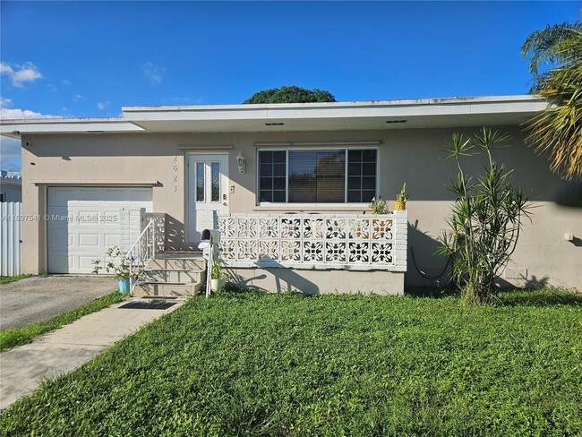 property at 2623 Jackson St