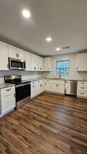 6736 Hartsell Pl, Unit Hartsell in Charlotte, NC - Foto de edificio - Building Photo